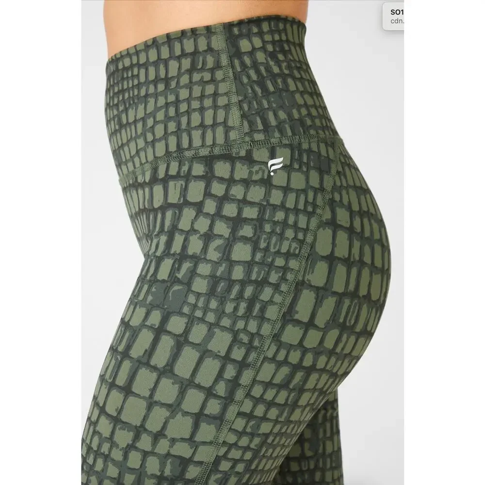 Fabletics define powerhold®